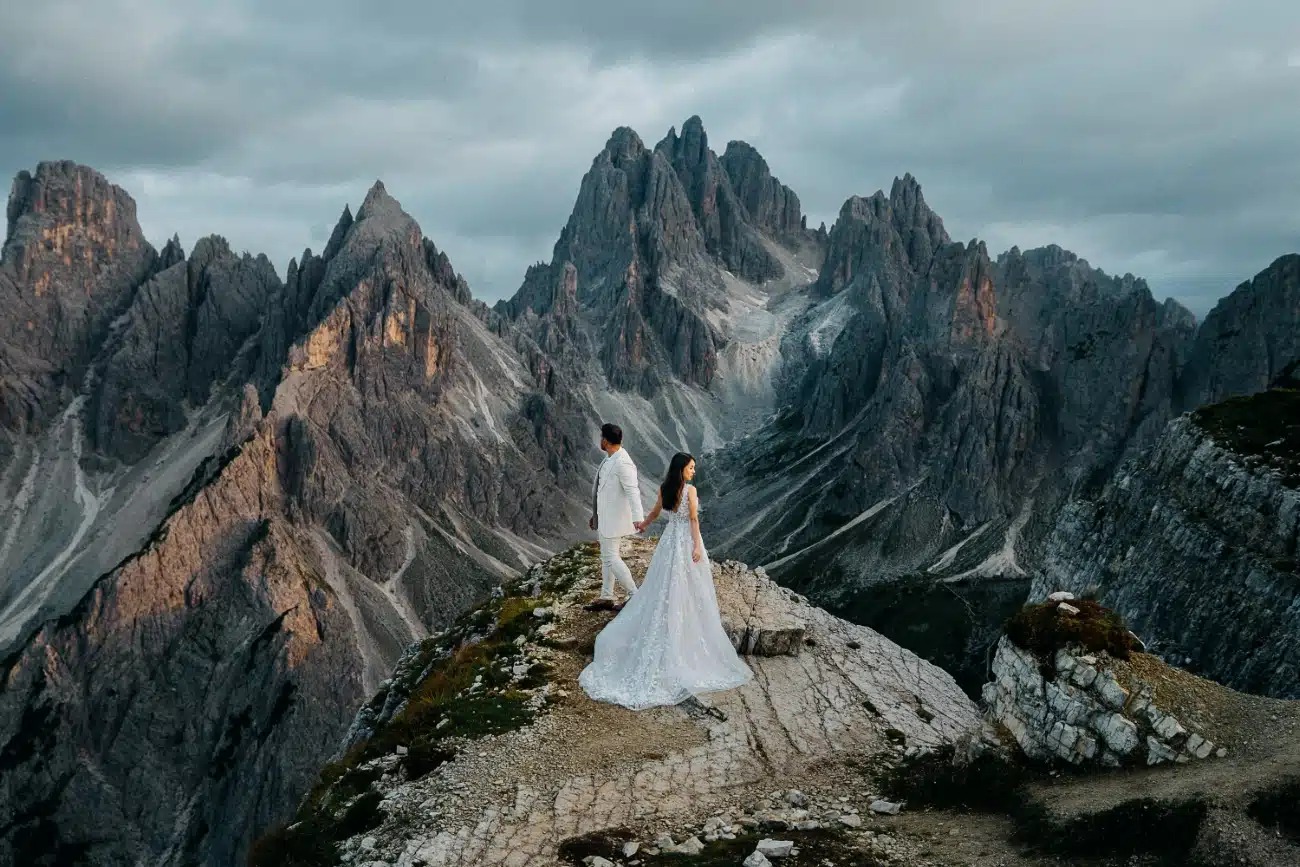 Лучшие свадебные фотографии года: 14 снимков с премии Wedding Photographer of the Year 2024