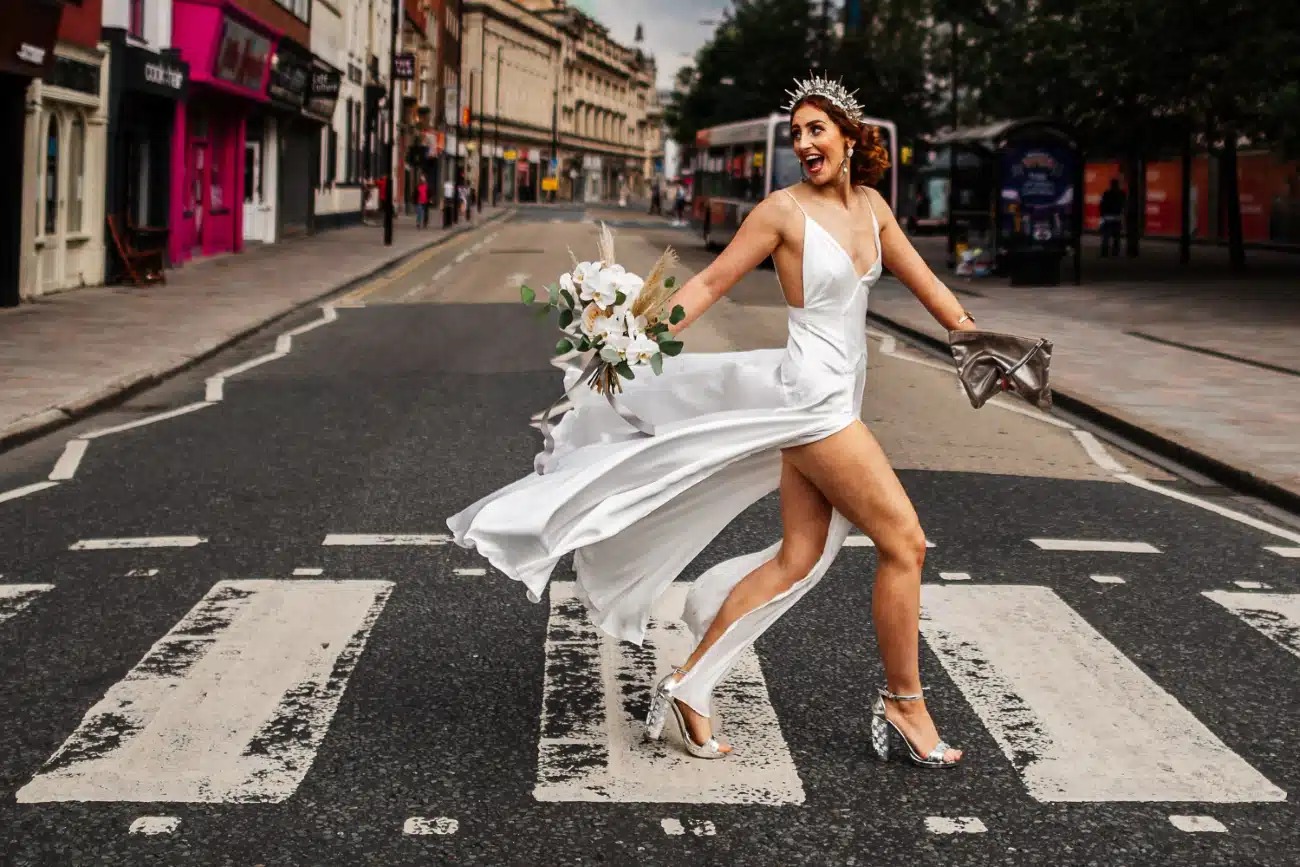 Лучшие свадебные фотографии года: 14 снимков с премии Wedding Photographer of the Year 2024